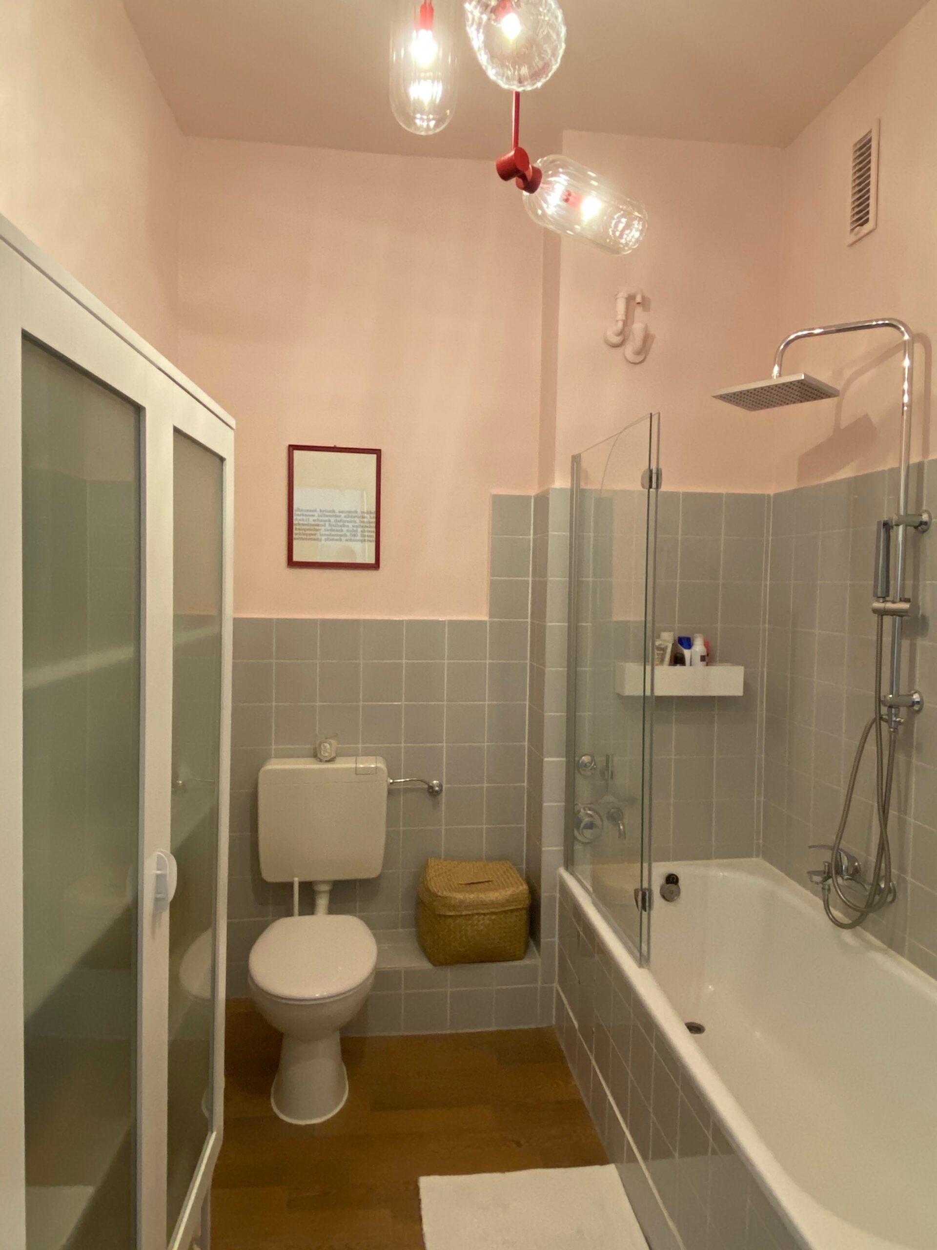 Badezimmer Renovierung - Ein Vorher Nachher ~ Elbgestoeber inside Badezimmer 90Er Jahre